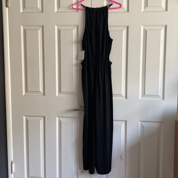 •Bella Dahl Halter Cutout Jumpsuit Cropped - Picture 8 of 8